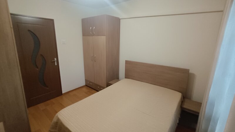 Brancoveanu De vanzare 3 camere 68 mp renovat - Covasna