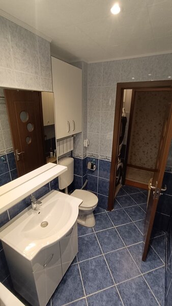 Brancoveanu De vanzare 3 camere 68 mp renovat - Covasna