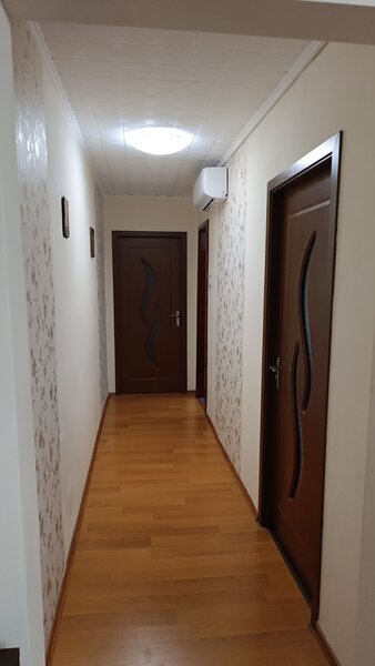 Brancoveanu De vanzare 3 camere 68 mp renovat - Covasna