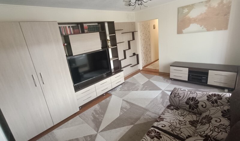 Brancoveanu De vanzare 3 camere 68 mp renovat - Covasna