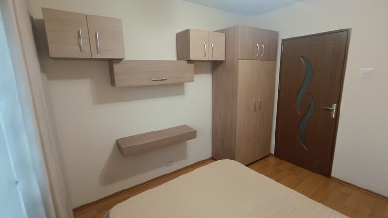 Brancoveanu De vanzare 3 camere 68 mp renovat - Covasna