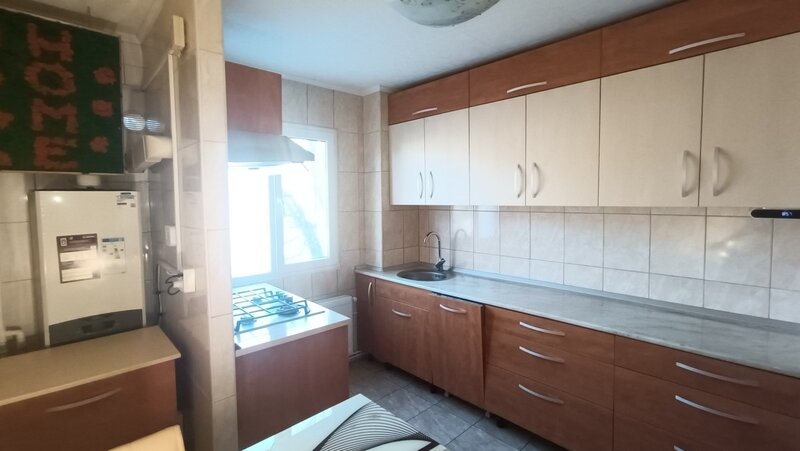 Brancoveanu De vanzare 3 camere 68 mp renovat - Covasna