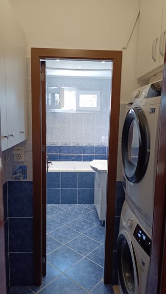 Brancoveanu De vanzare 3 camere 68 mp renovat - Covasna